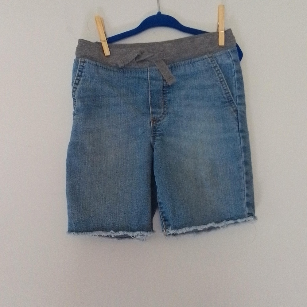 Oshkosh boys size 5 denim shorts set of three